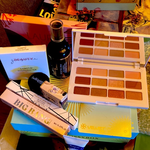NWT women’s makeup essentials.